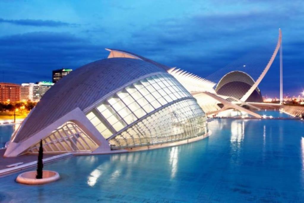 Valencia Las Artes Y Ciencias + Garaje + Netflix 外观 照片